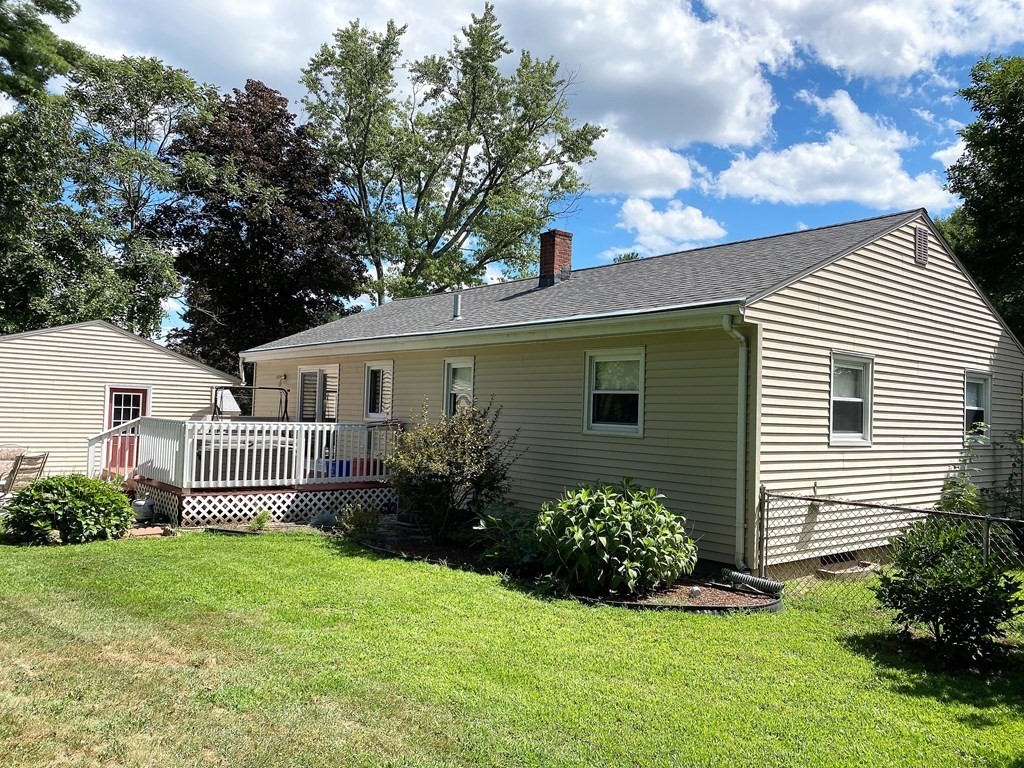 38 Dewitt Street Springfield, MA 01129 - Photo 5 of 34