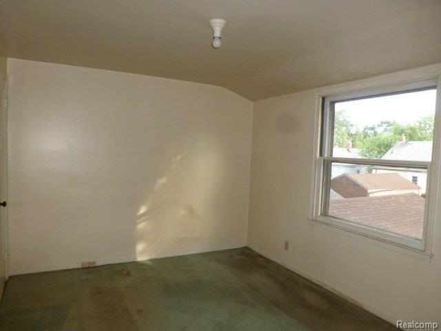 18635 Moross Road Detroit, MI 48224 - Photo 8 of 16 261-896039 Bedroom (2).JPG