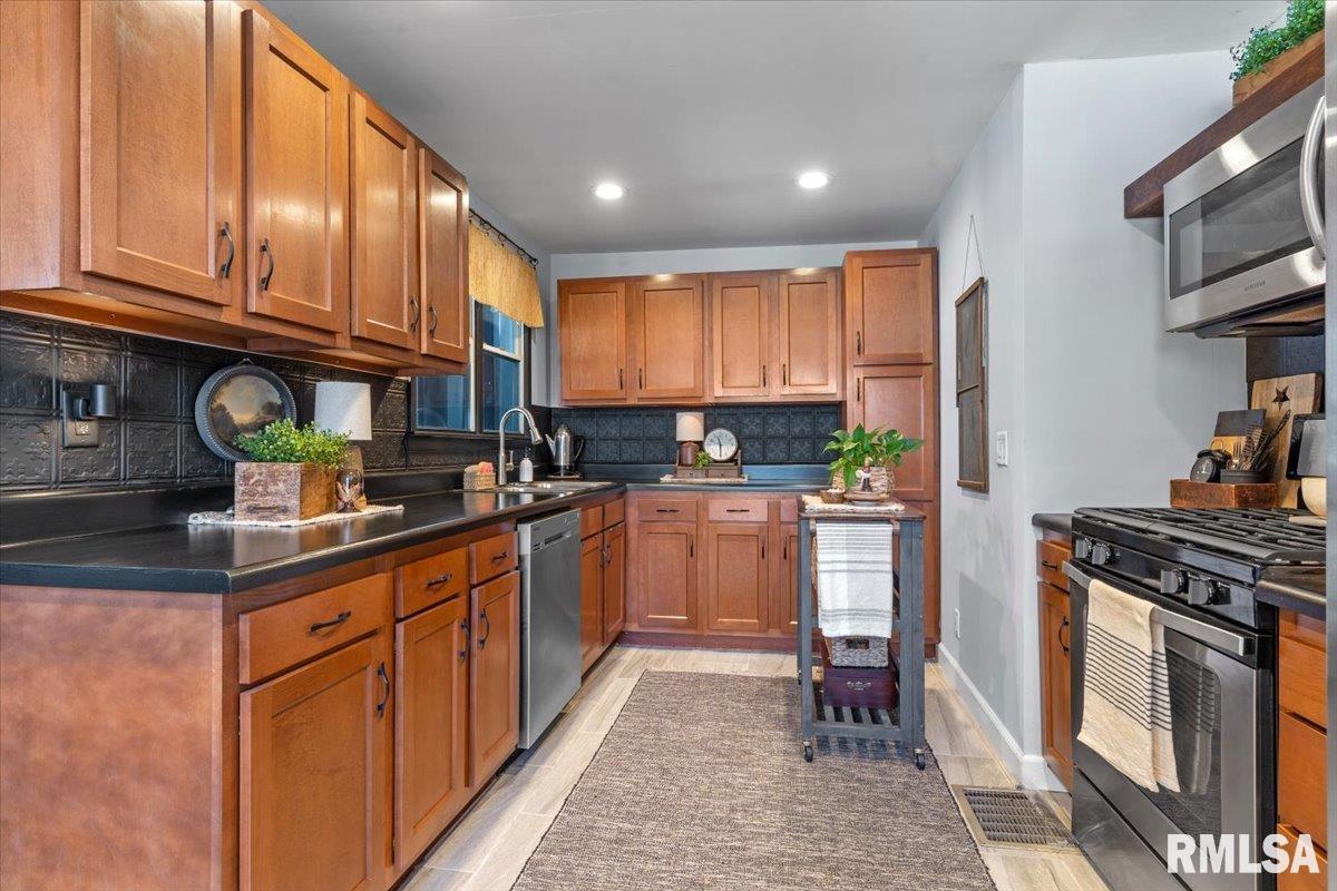 1425 West Edwards Street Springfield, IL 62704 - Photo 14 of 46