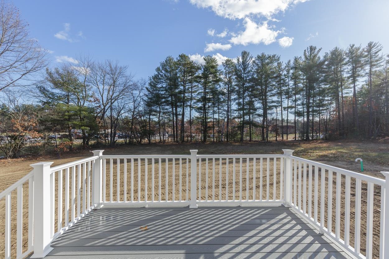 63 Marsh Road Pelham, NH 03076 - Photo 8 of 42