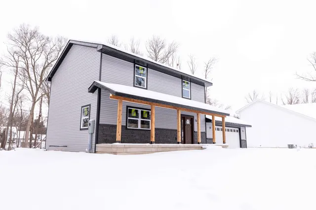 $425,000 | 51249 Courtyard Lane, Elkhart, IN 46514