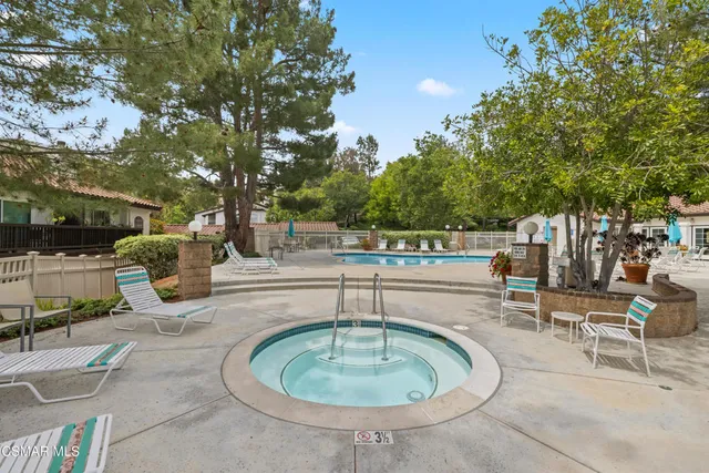 $645,000 | 513 Water Oak Lane, Unit D, Oak Park, CA 91377