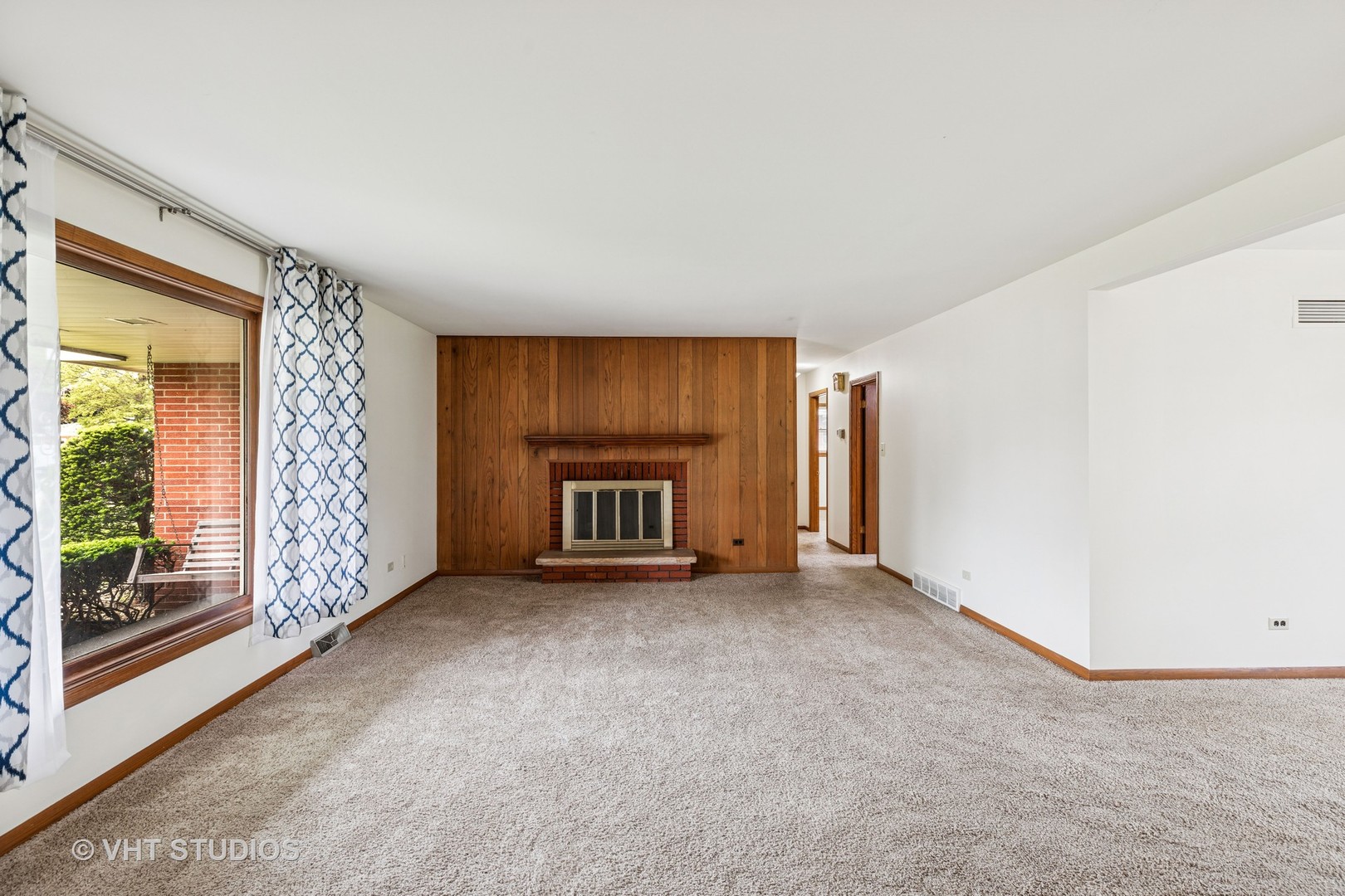 452 Miller Street Beecher, IL 60401 - Photo 2 of 20 an empty room with windows