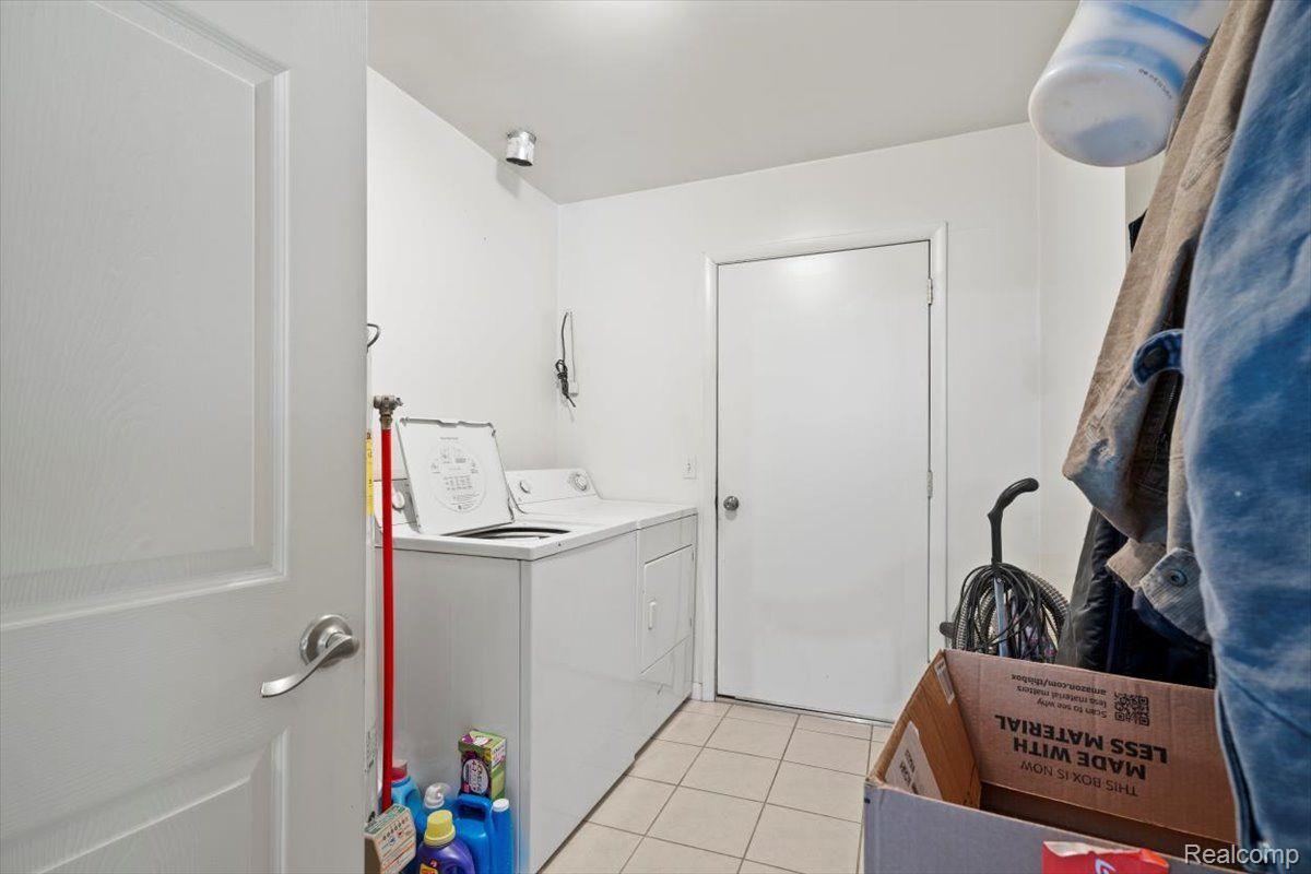 4039 O'Connor Road Flint, MI 48504 - Photo 11 of 27 Laundry