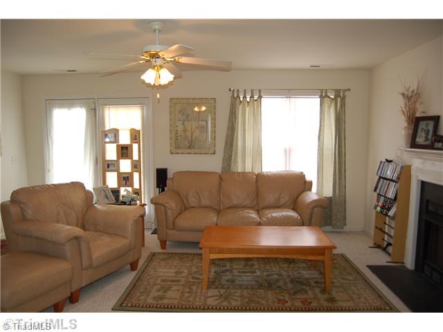 6075 Evans Mill Road High Point, NC 27265 - Photo 4 of 15 Living Room.