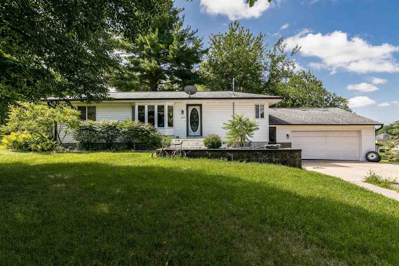 1009 East 1st Street Center Point, IA 52213 - Photo 1 of 28 Gallery Image 1