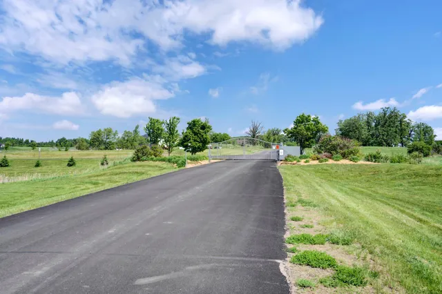 $85,000 | 35713 Patriot Avenue, Center City, MN 55012