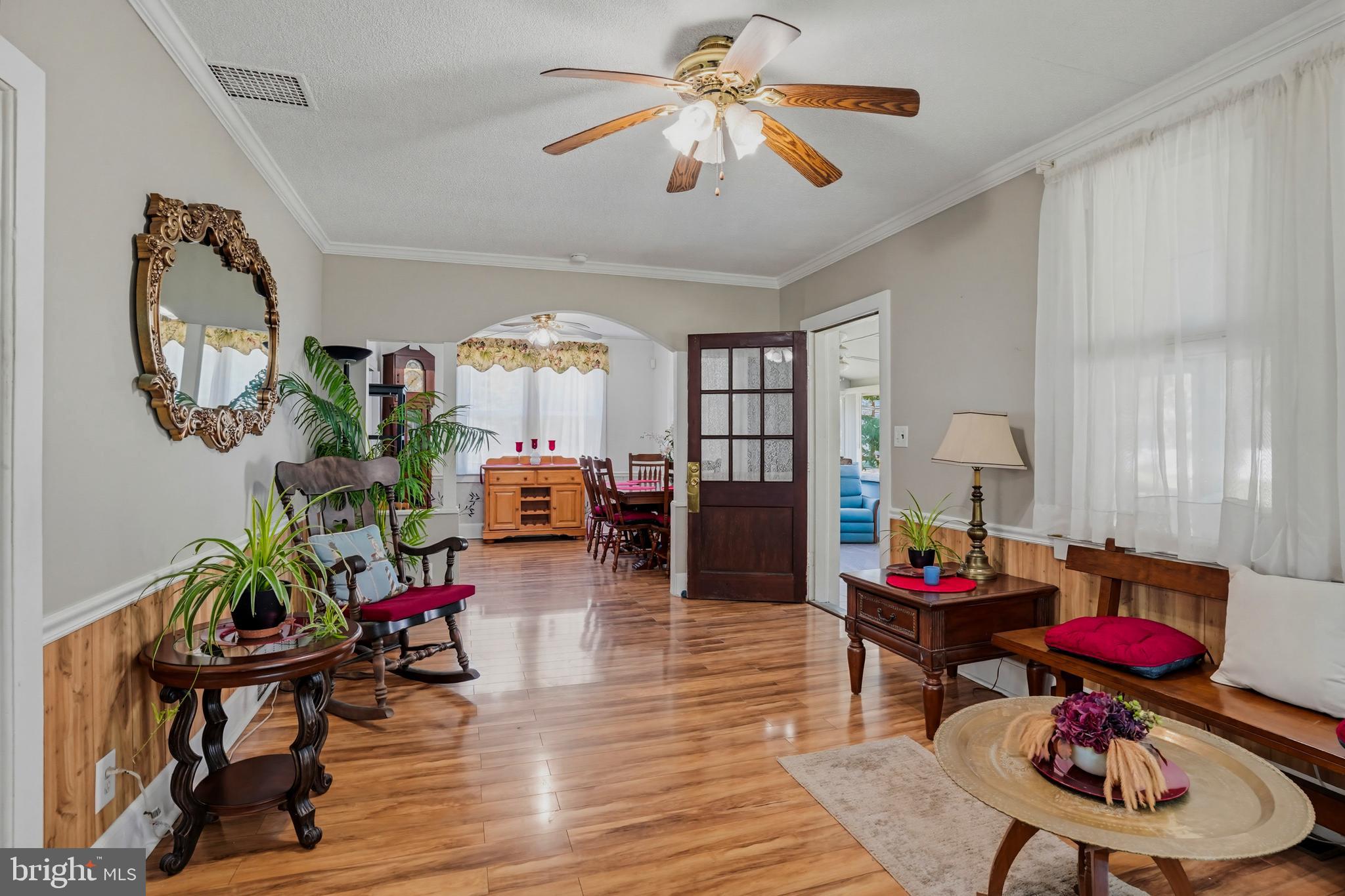 5123 Chalk Point Road West River, MD 20778 - Photo 17 of 42 Living room