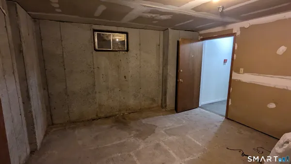 $2,150 | 678 Savin Avenue, Unit 2E, West Haven, CT 06516