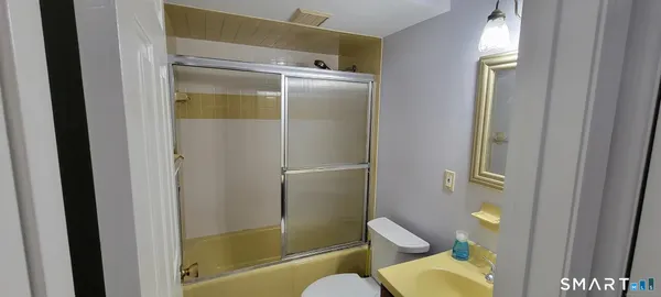 $2,150 | 678 Savin Avenue, Unit 2E, West Haven, CT 06516