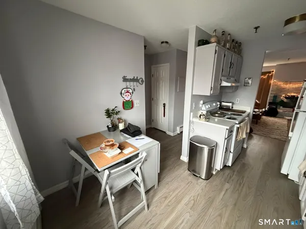 $2,150 | 678 Savin Avenue, Unit 2E, West Haven, CT 06516