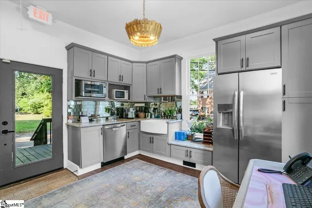 $7,549 | 131 Southeast Main Street, Simpsonville, SC 29681