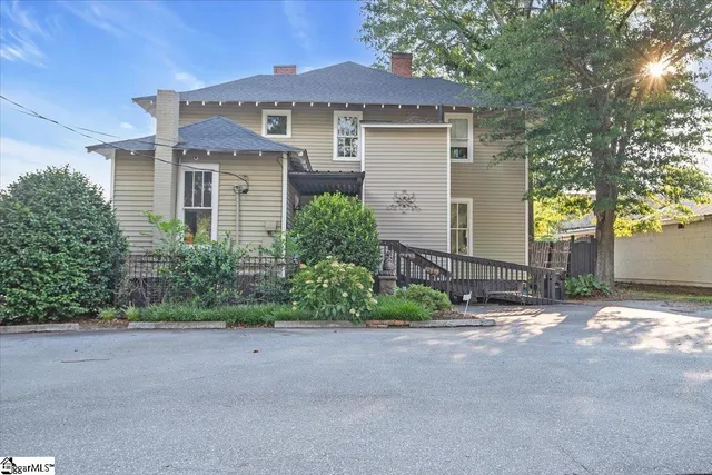 $7,549 | 131 Southeast Main Street, Simpsonville, SC 29681