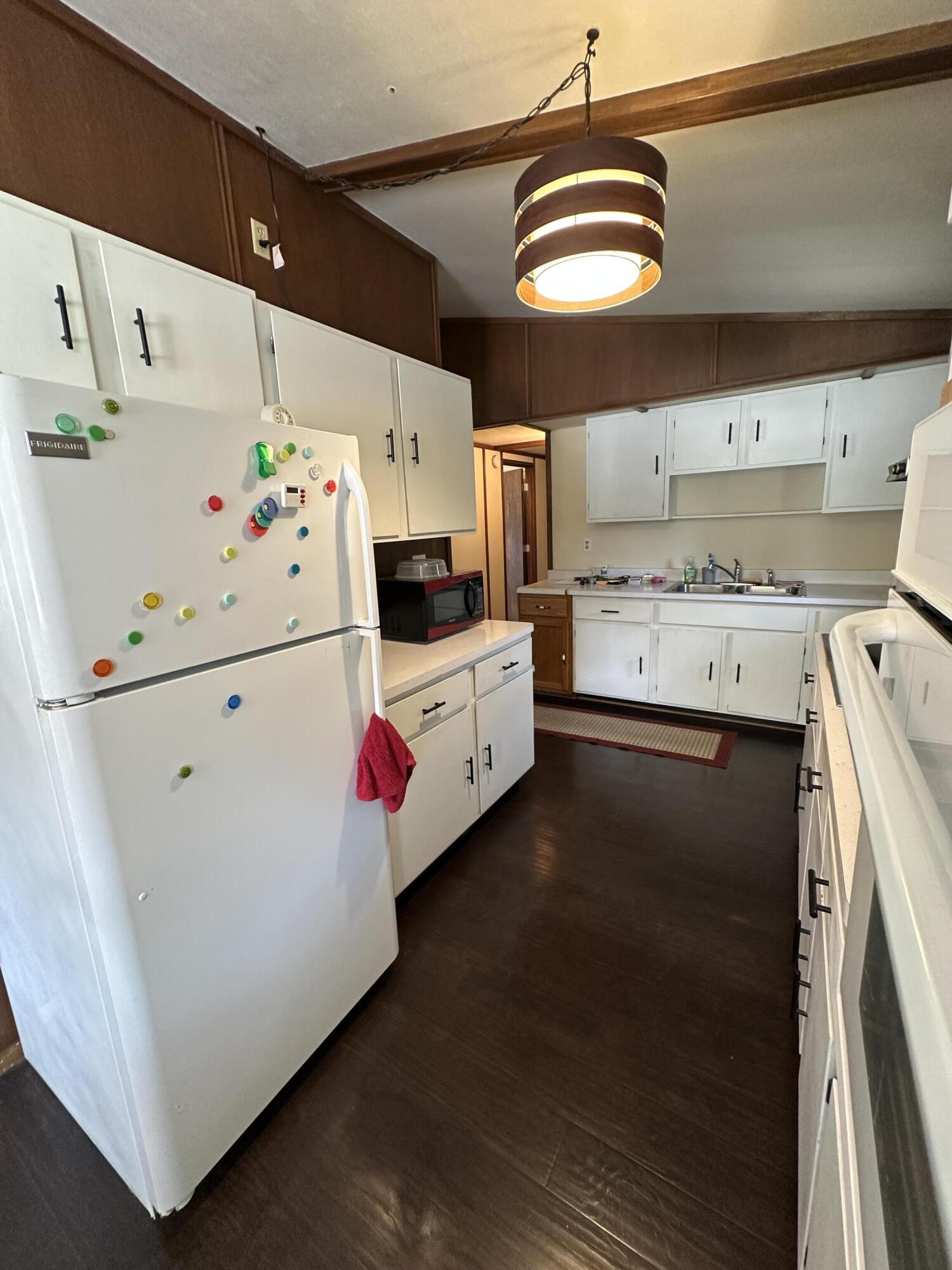 822 Bel-Ric Drive Kewaskum, WI 53040 - Photo 7 of 19 Kitchen
