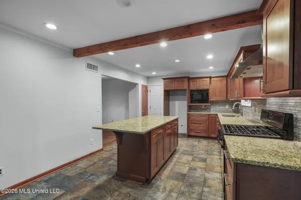 $190,000 | 5445 Pine Ln Drive, Jackson, MS 39211