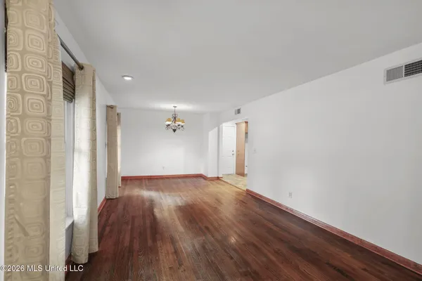 $190,000 | 5445 Pine Ln Drive, Jackson, MS 39211