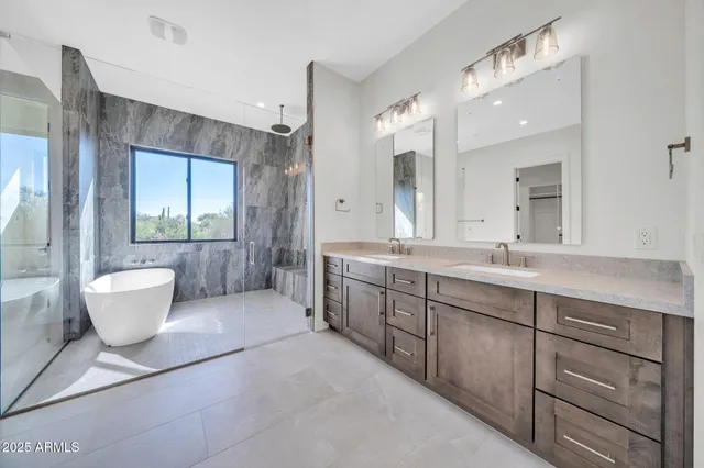 $3,105,000 | 7035 East Montgomery Road, Scottsdale, AZ 85266
