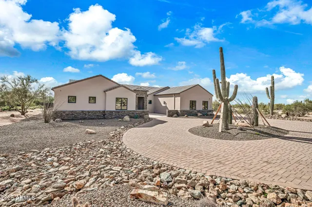 $3,105,000 | 7035 East Montgomery Road, Scottsdale, AZ 85266