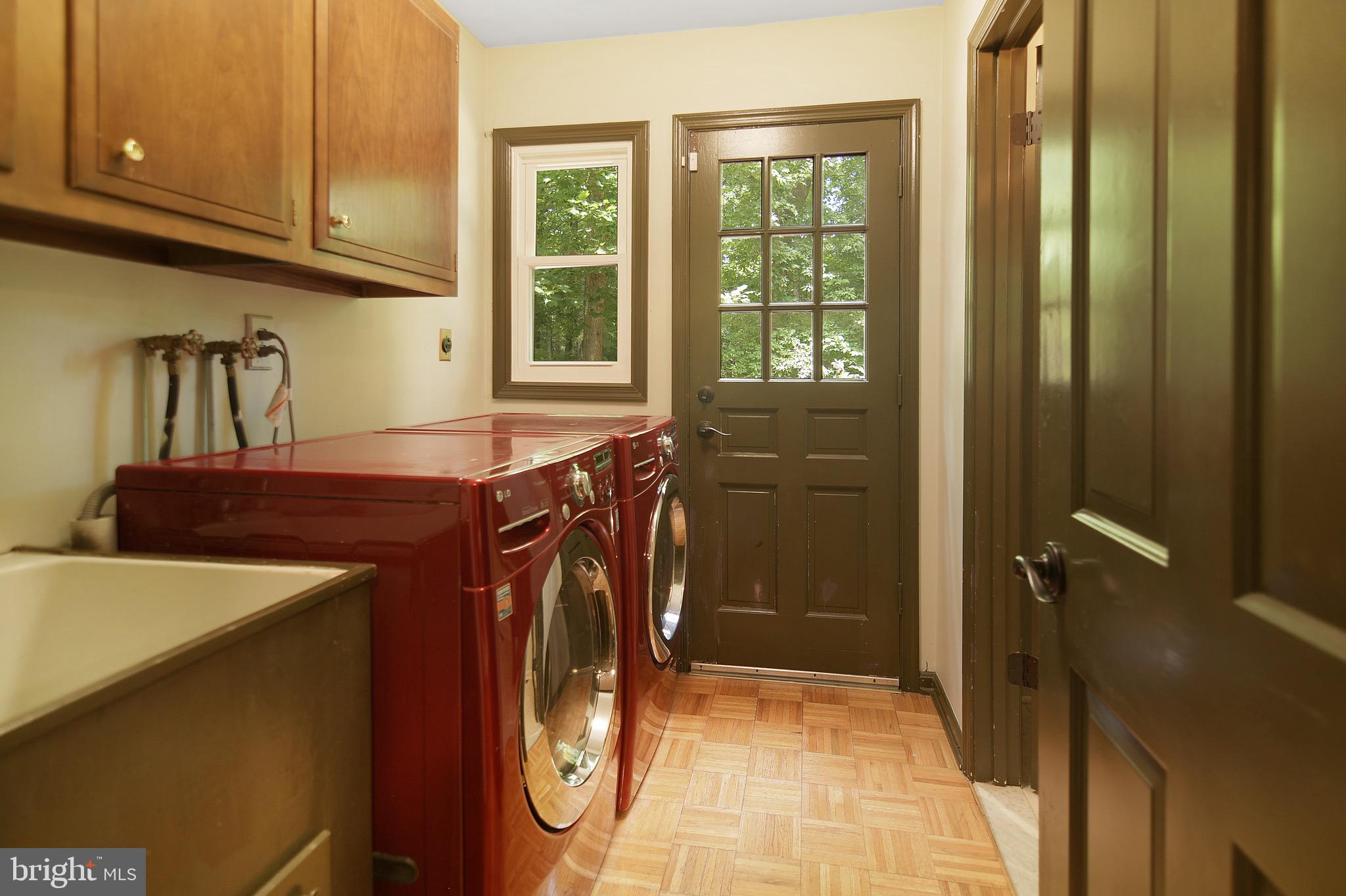 126 Chautaugua Road Arnold, MD 21012 - Photo 17 of 50 Laundry Room on main level