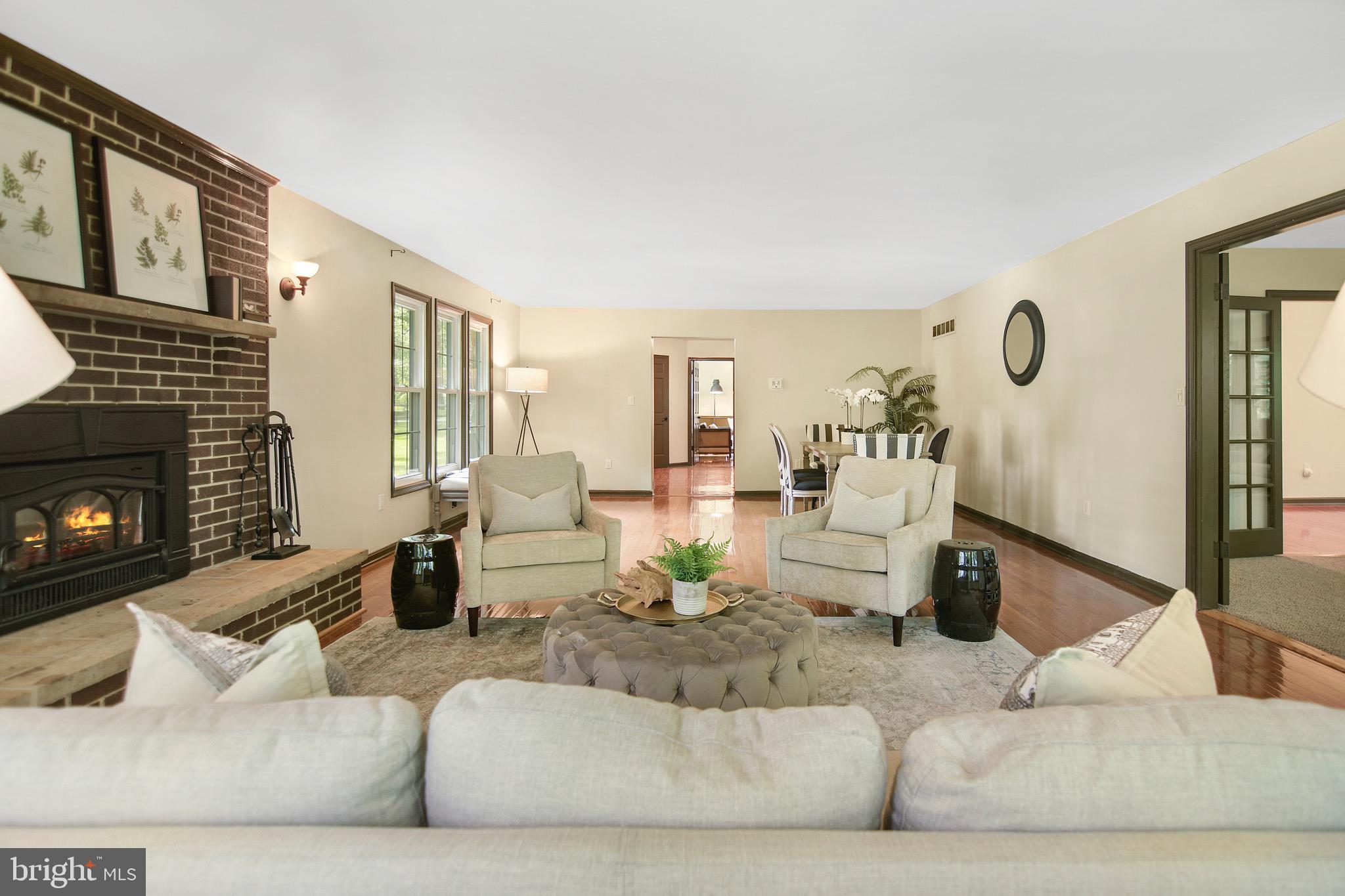 126 Chautaugua Road Arnold, MD 21012 - Photo 26 of 50 Living Room