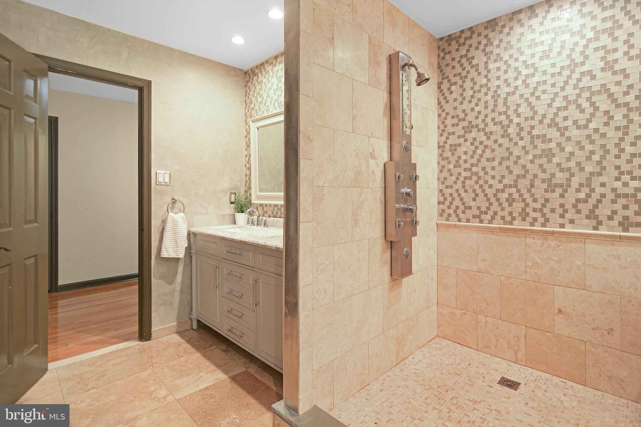 126 Chautaugua Road Arnold, MD 21012 - Photo 36 of 50 Full Bathroom