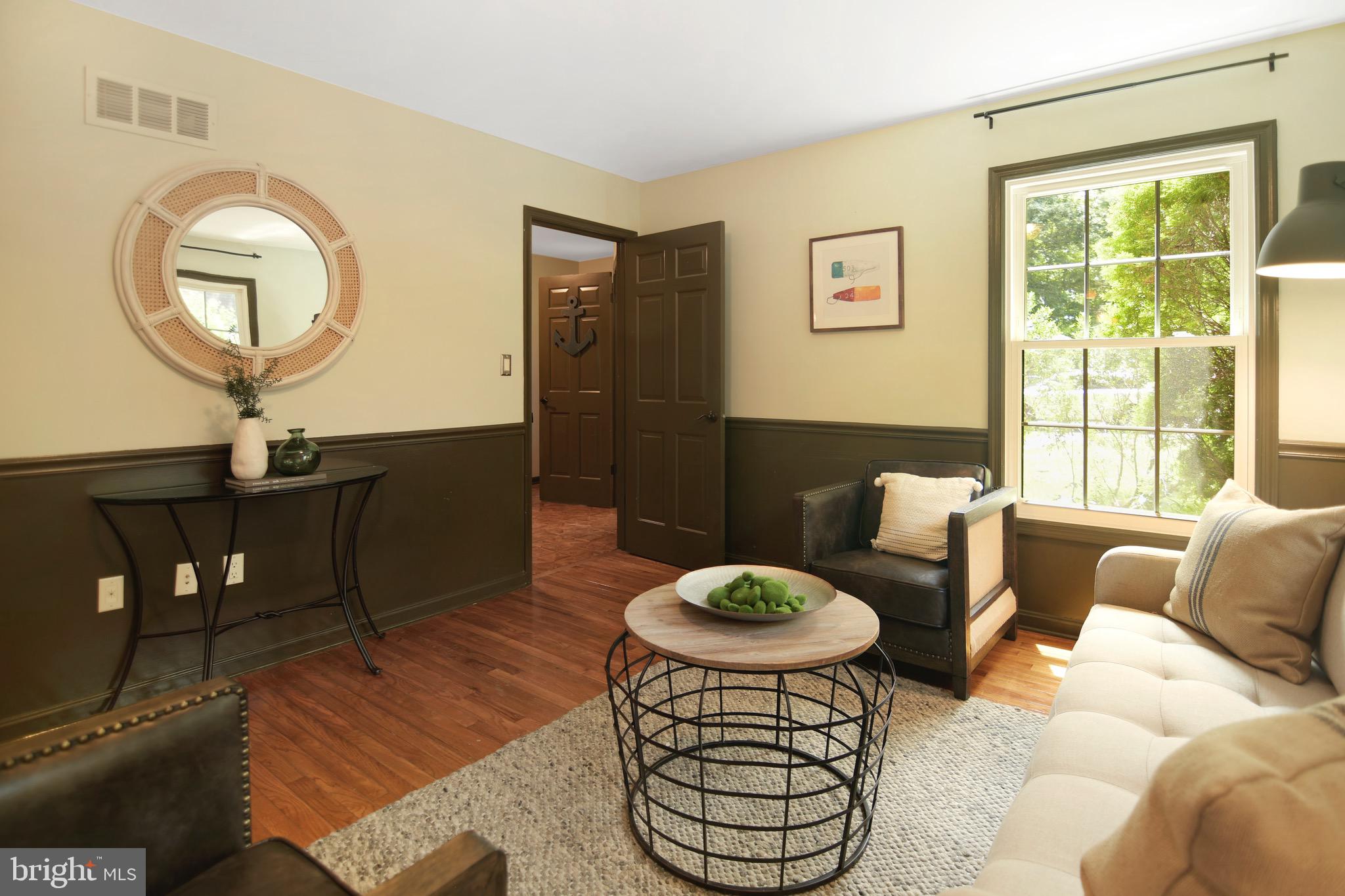 126 Chautaugua Road Arnold, MD 21012 - Photo 10 of 50 Sitting Room or Dining area off Kitchen