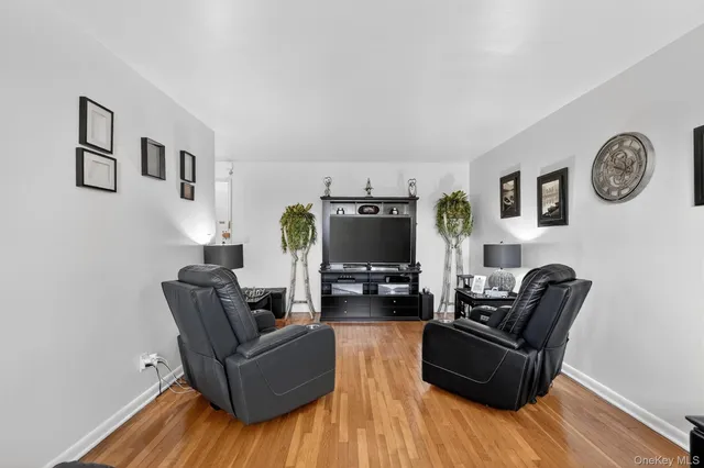 $225,000 | 1300 Midland Avenue, Unit A50, Yonkers, NY 10704