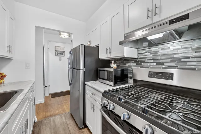 $225,000 | 1300 Midland Avenue, Unit A50, Yonkers, NY 10704