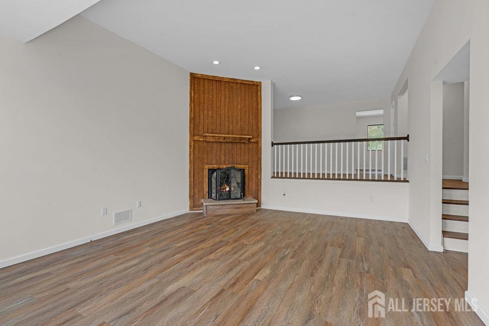 412 Middlewood Road Middletown, NJ 07748 - Photo 14 of 33 Gallery Image 14