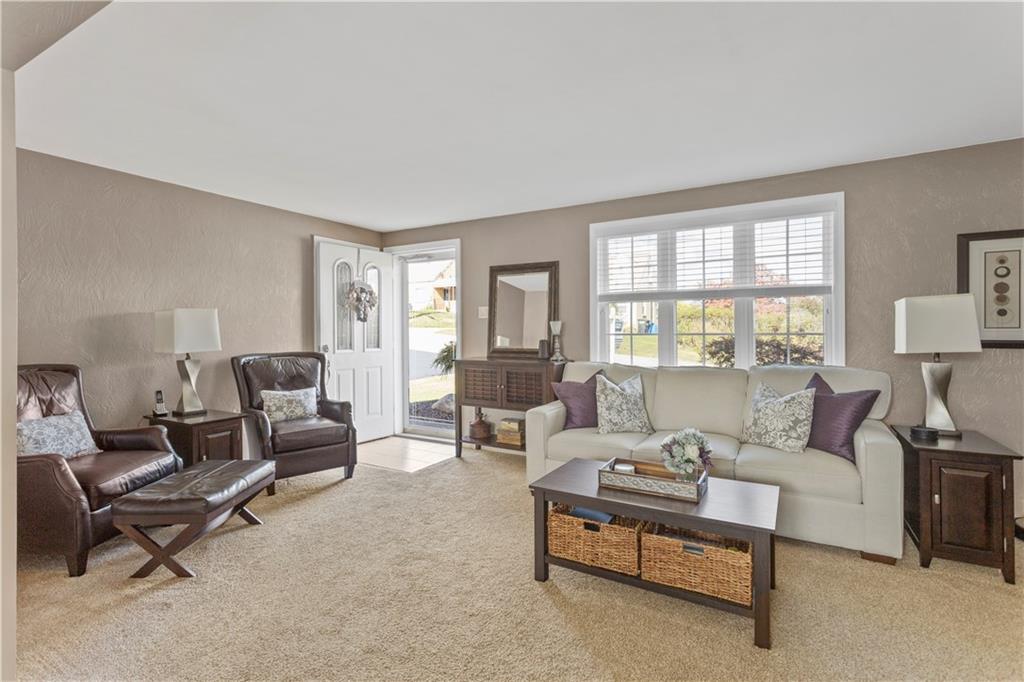 1532 Evelyn Road Pittsburgh, PA 15227 - Photo 3 of 25 Gallery Image 3