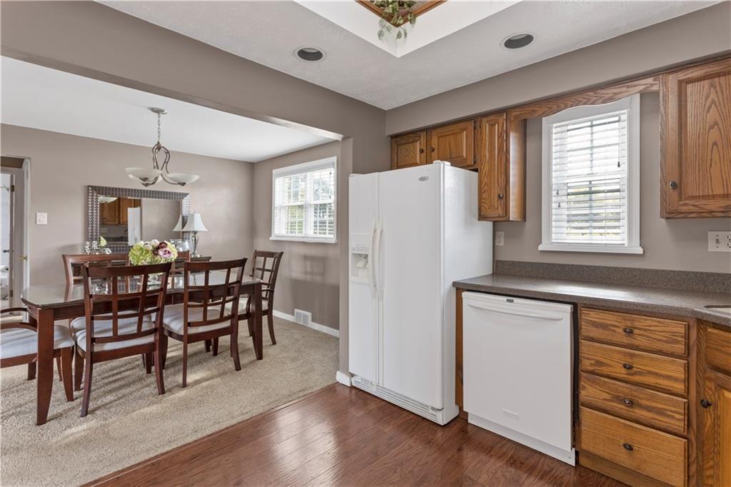 1532 Evelyn Road Pittsburgh, PA 15227 - Photo 8 of 25 Gallery Image 8