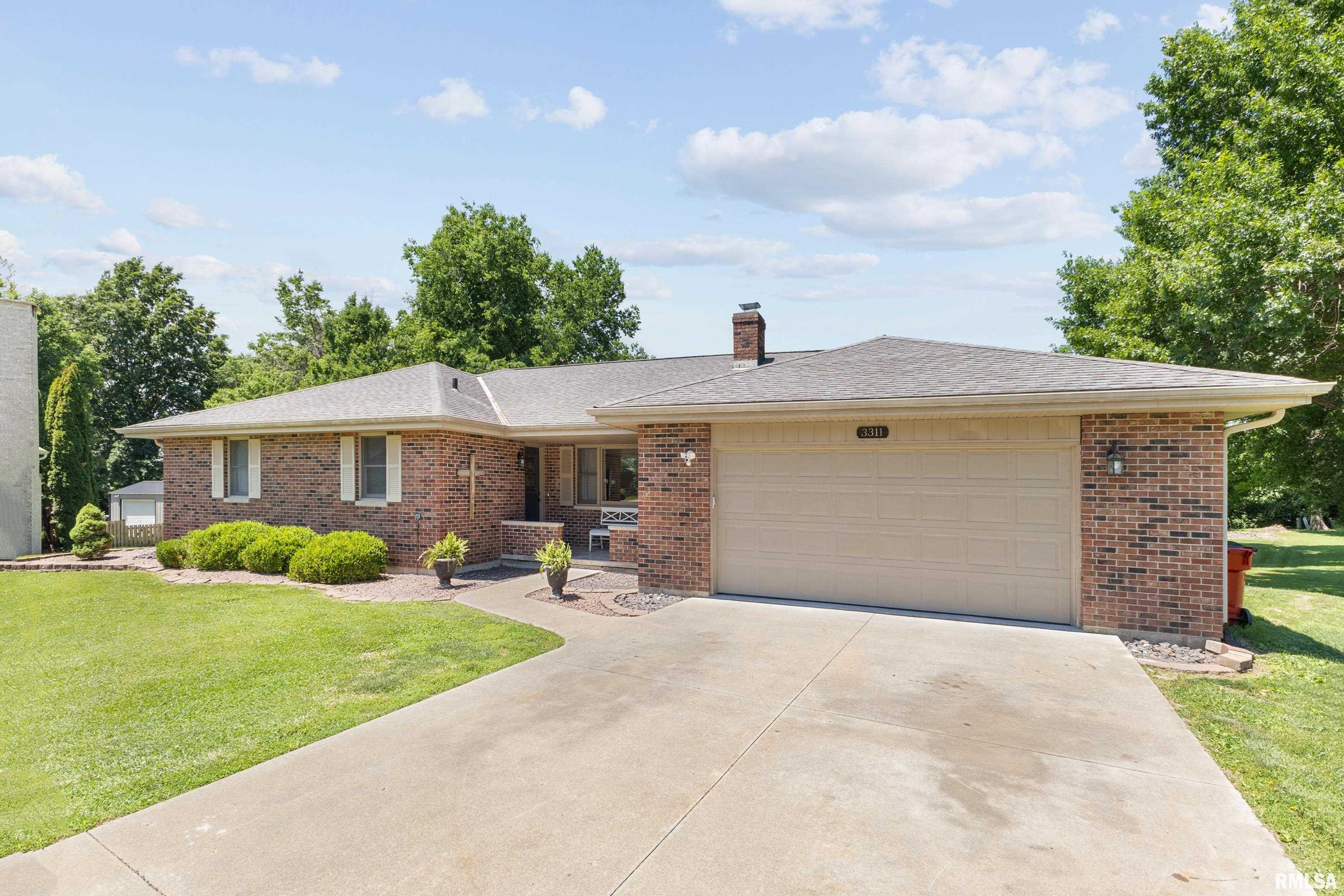 3311 North Tower Road Quincy, IL 62305 - Photo 1 of 38 Gallery Image 1