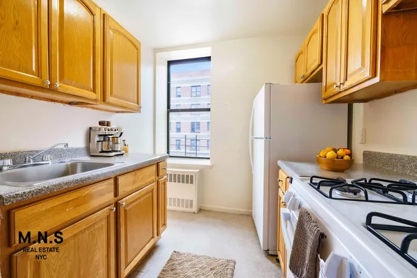$2,653 | 1730 Harrison Avenue, Unit 4N | Morris Heights