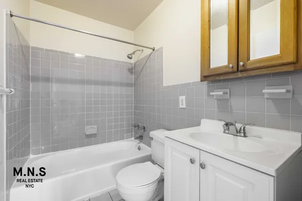 $2,653 | 1730 Harrison Avenue, Unit 4N | Morris Heights