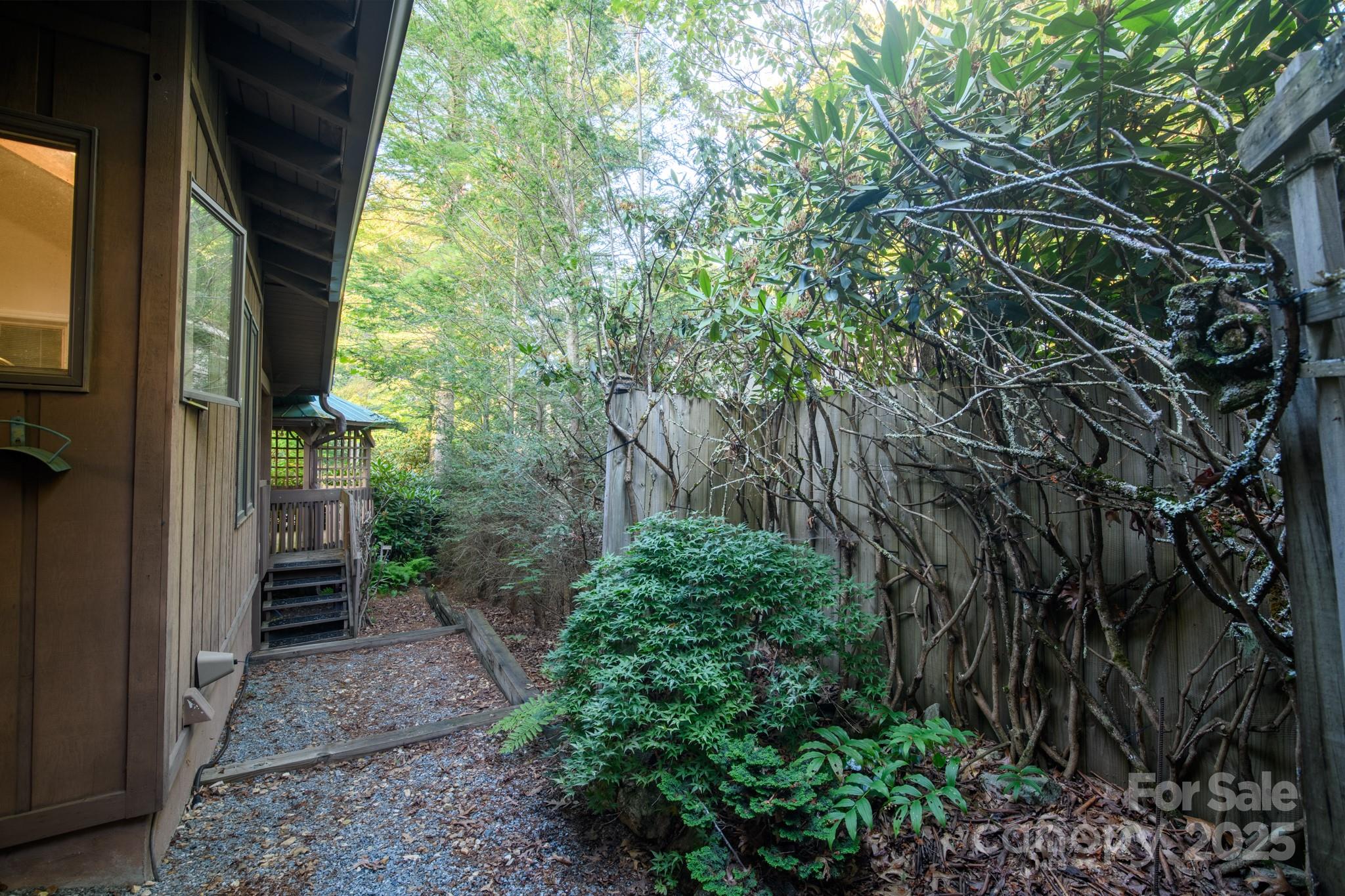 33 Summit Lane Newland, NC 28657 - Photo 15 of 48 a view of a back yard