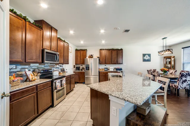 $2,700 | 2311 Themis Way, San Antonio, TX 78245