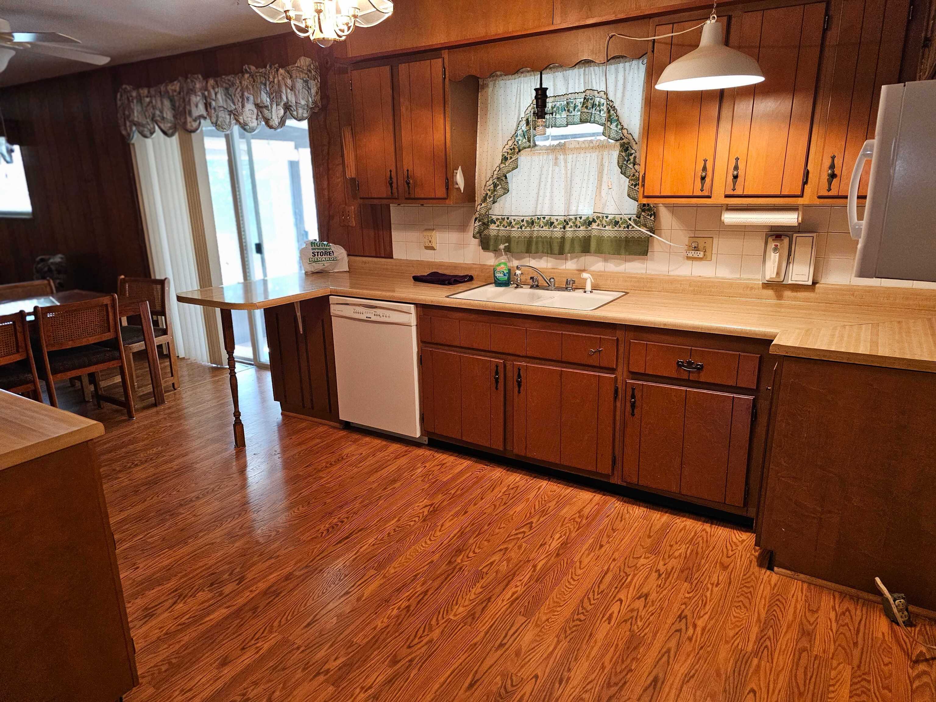716 Howard Road Greenwood, IN 46142 - Photo 7 of 18