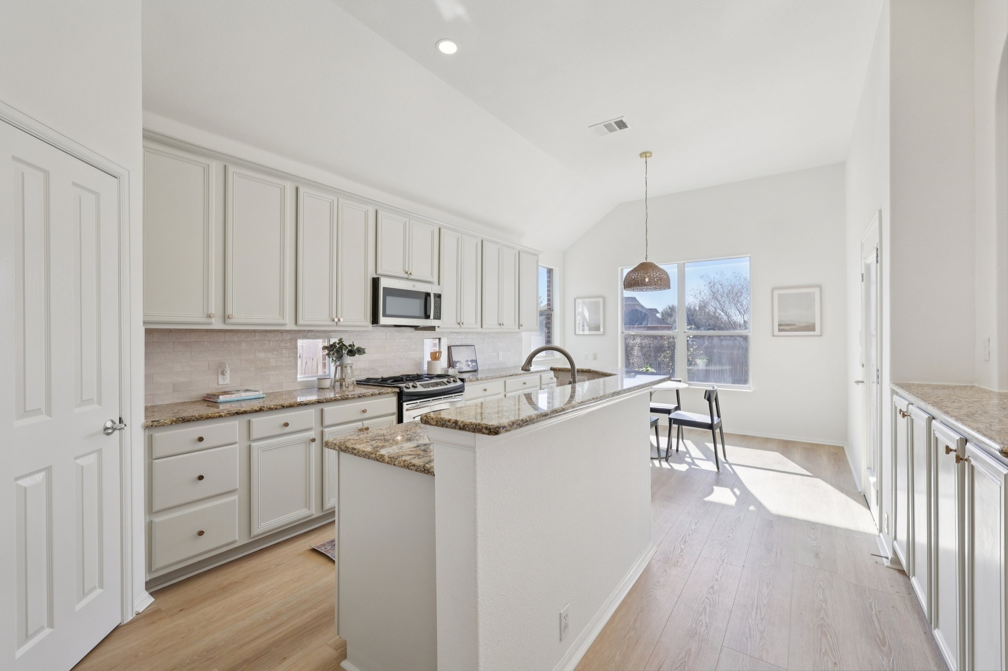 146 Dry Creek Road Austin, TX 78737 - Photo 13 of 37