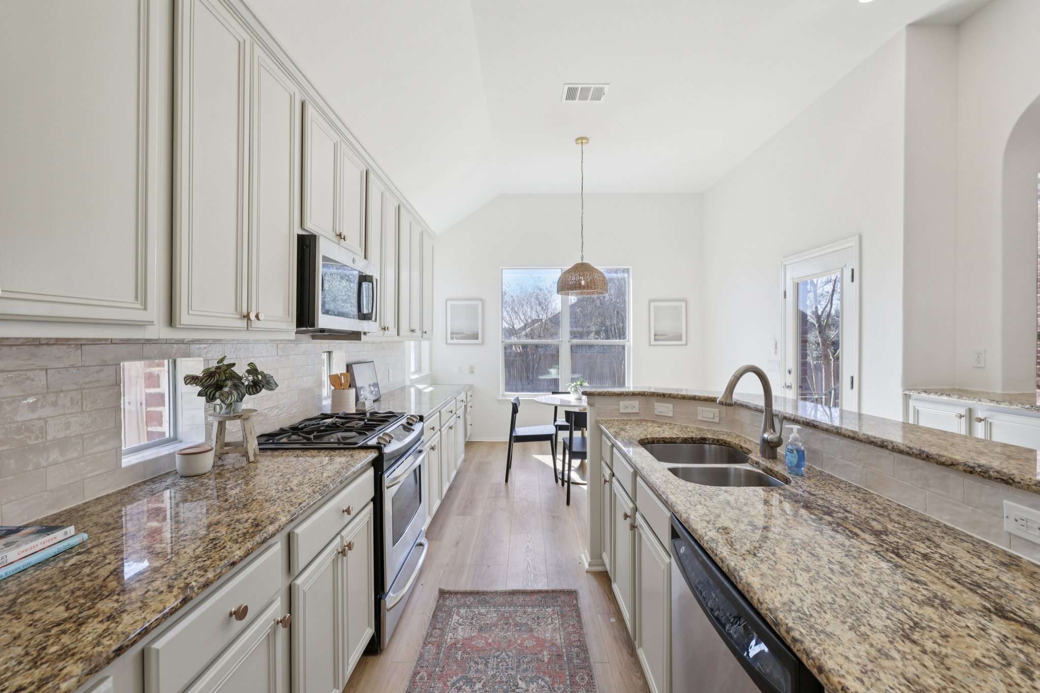 146 Dry Creek Road Austin, TX 78737 - Photo 14 of 37