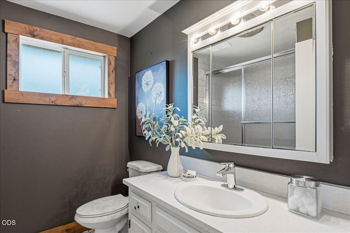 645 Northwest 7th Street Redmond, OR 97756 - Photo 19 of 37
