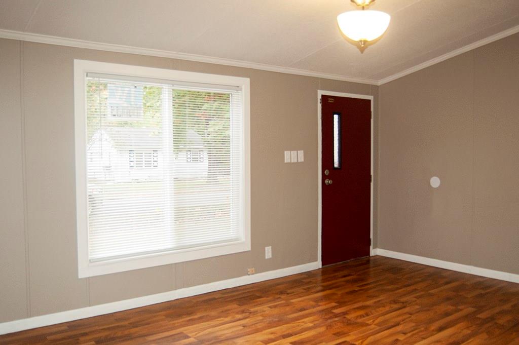 541 Rosemary Road Columbus, IN 47203 - Photo 2 of 15 Gallery Image 2