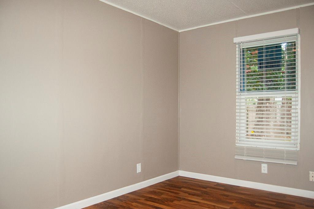 541 Rosemary Road Columbus, IN 47203 - Photo 9 of 15 Gallery Image 9