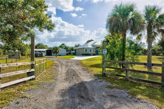 $699,999 | 7825 2nd Terrace, Lehigh Acres, FL 33936