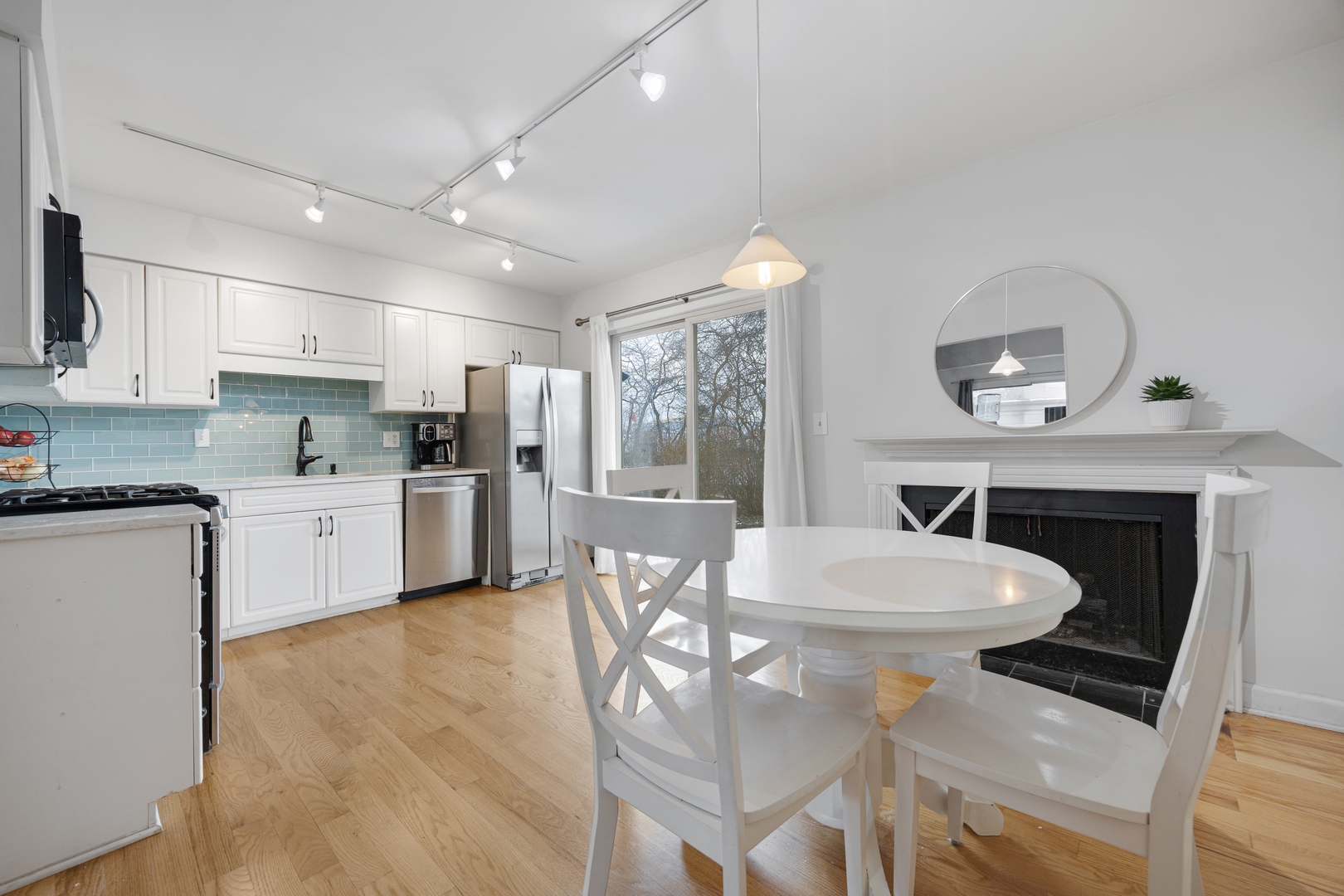 142 Aberdeen Court Geneva, IL 60134 - Photo 10 of 25