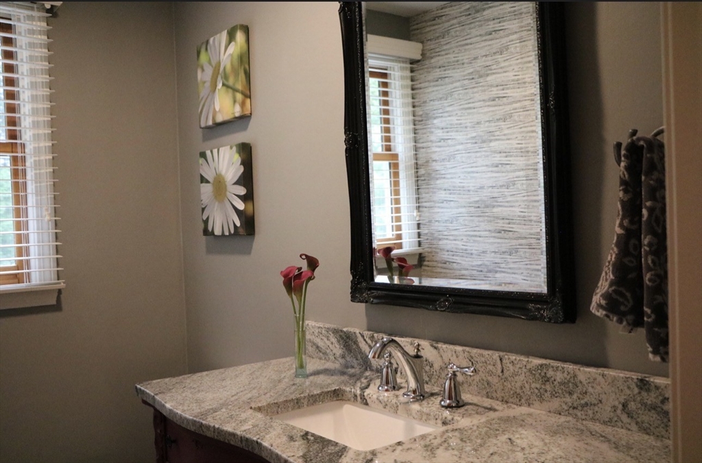 39 Spring Hill Road North Andover, MA 01845 - Photo 12 of 28 Gallery Image 12
