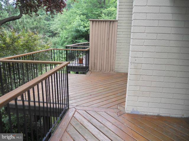 11172 Saffold Way Reston, VA 20190 - Photo 12 of 17 Deck