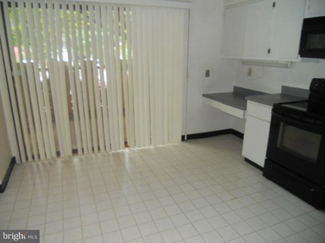 11172 Saffold Way Reston, VA 20190 - Photo 13 of 17 Breakfast area