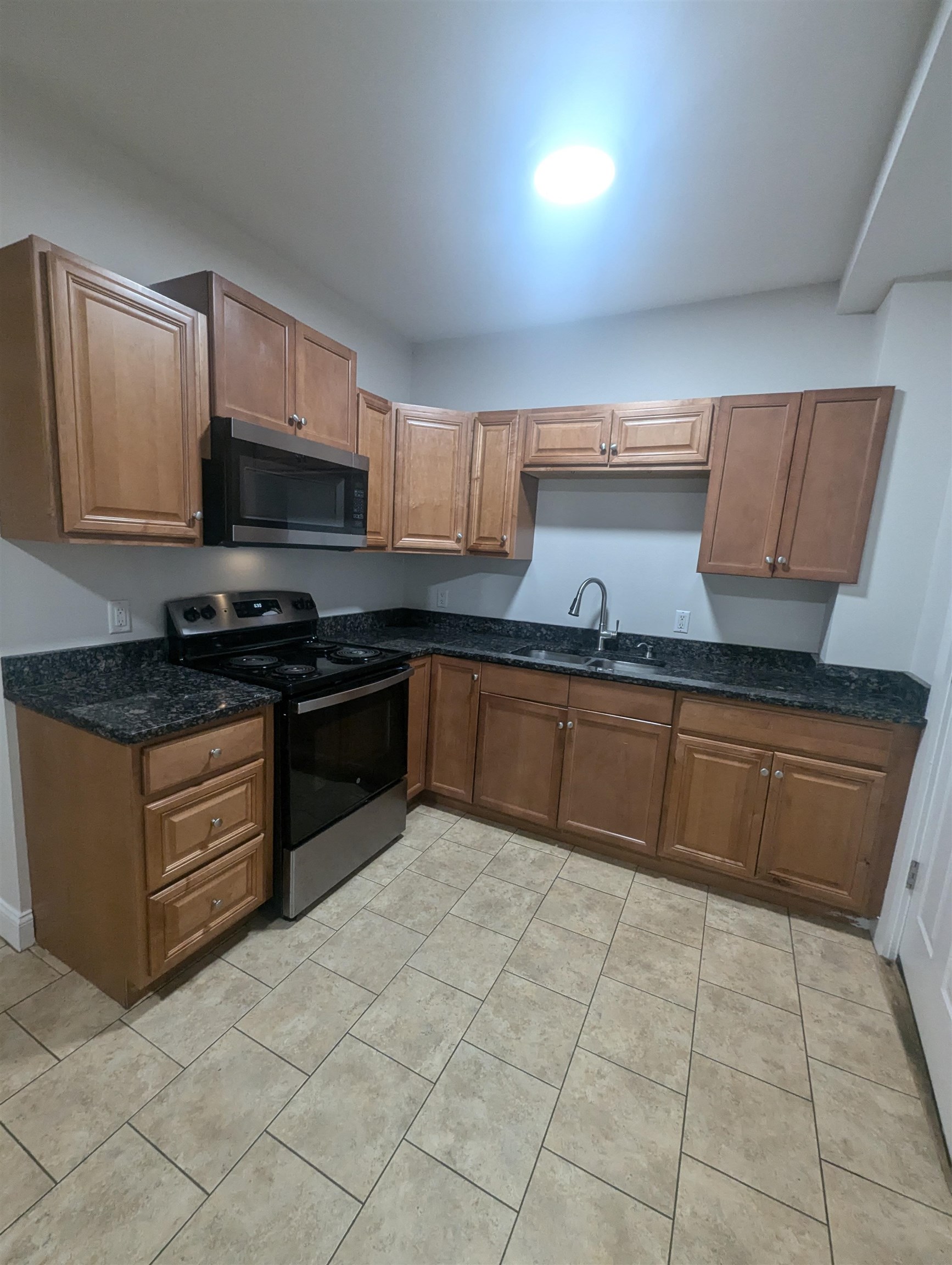 19 East Street Dover, NH 03820 - Photo 8 of 28