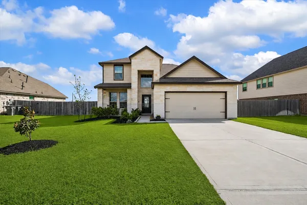$439,999 | 7207 Hillside Avenue, Mont Belvieu, TX 77523