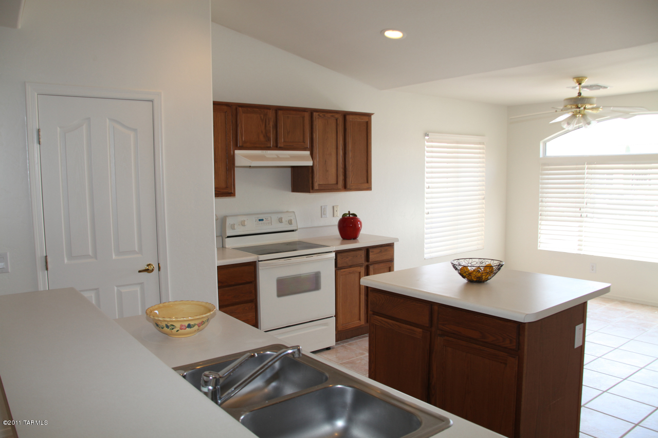 62696 East Flower Ridge Drive Tucson, AZ 85739 - Photo 5 of 17